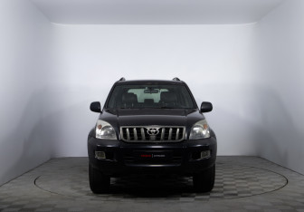 Подержанный автомобиль Toyota Land Cruiser Prado 2008 года (2 фото)