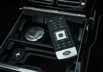 Подержанный автомобиль Land Rover Range Rover 2015 года (19 фото)