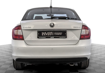 Подержанный автомобиль Skoda Rapid Liftback 2019 года (6 фото)