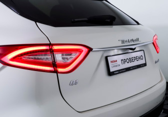 Подержанный автомобиль Maserati Levante 2018 года (23 фото)