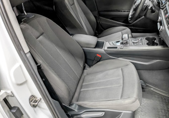 Подержанный автомобиль Audi A4 Sedan 2019 года (22 фото)