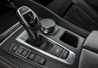 Подержанный автомобиль BMW X6 2018 года (27 фото)