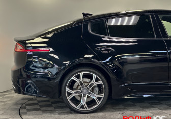 Подержанный автомобиль Kia Stinger 2018 года (30 фото)