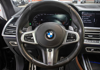 Подержанный автомобиль BMW X7 2019 года (17 фото)