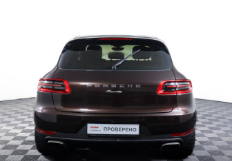 Подержанный автомобиль Porsche Macan 2018 года (6 фото)