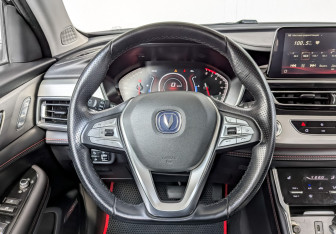 Подержанный автомобиль Changan CS75 2022 года (23 фото)