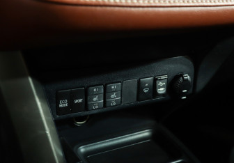 Подержанный автомобиль Toyota RAV4 2013 года (19 фото)