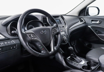 Подержанный автомобиль Hyundai Santa Fe 2017 года (7 фото)