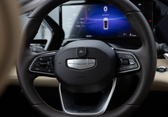 Подержанный автомобиль Geely Monjaro 2024 года (12 фото)