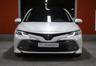 Подержанный автомобиль Toyota Camry Sedan 2019 года (2 фото)