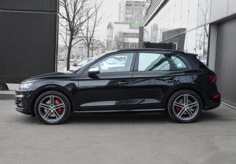 Подержанный автомобиль Audi SQ5 2020 года (8 фото)