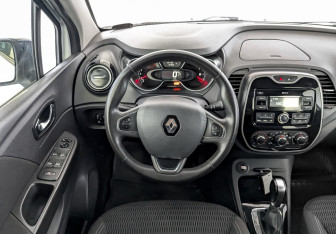 Подержанный автомобиль Renault Kaptur 2019 года (21 фото)