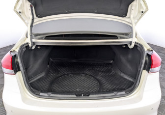 Подержанный автомобиль Kia Cerato Sedan 2018 года (10 фото)