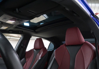 Подержанный автомобиль Lexus ES 2022 года (21 фото)