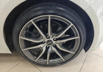 Подержанный автомобиль Genesis G70 2022 года (19 фото)