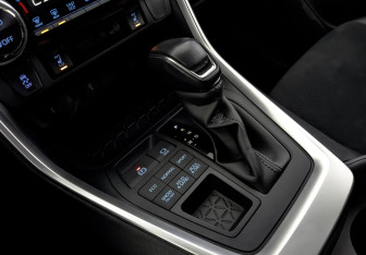 Подержанный автомобиль Toyota RAV4 2021 года (27 фото)