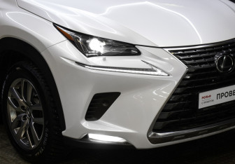 Подержанный автомобиль Lexus NX 2017 года (24 фото)