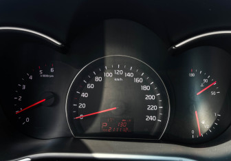 Подержанный автомобиль Kia Sorento 2014 года (11 фото)