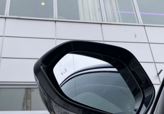 Подержанный автомобиль Hongqi HS5 2023 года (19 фото)