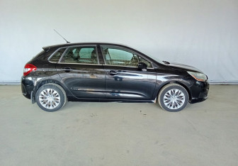 Подержанный автомобиль Citroen C4 Hatchback 2011 года (7 фото)