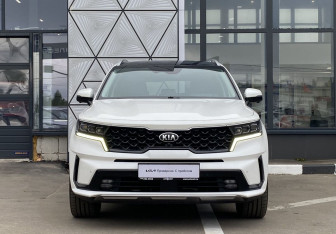 Подержанный автомобиль Kia Sorento 2021 года (2 фото)
