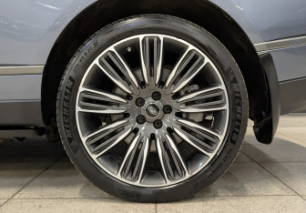 Подержанный автомобиль Land Rover Range Rover 2019 года (12 фото)