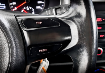 Подержанный автомобиль Kia Rio Hatchback 2021 года (27 фото)