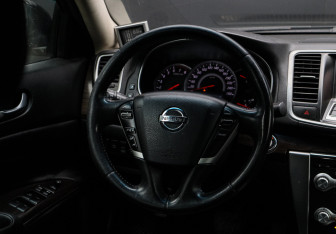 Подержанный автомобиль Nissan Teana 2011 года (12 фото)