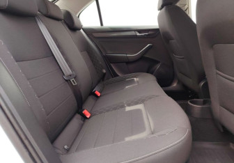 Подержанный автомобиль Skoda Rapid Liftback 2021 года (11 фото)