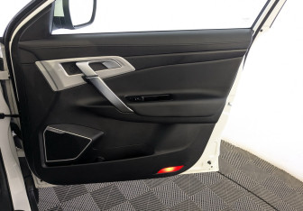 Подержанный автомобиль Geely Atlas 2021 года (25 фото)