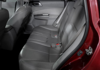 Подержанный автомобиль Subaru Forester Suv 2011 года (10 фото)