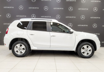 Подержанный автомобиль Nissan Terrano 2021 года (4 фото)