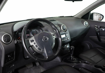 Подержанный автомобиль Nissan Qashqai 2013 года (8 фото)
