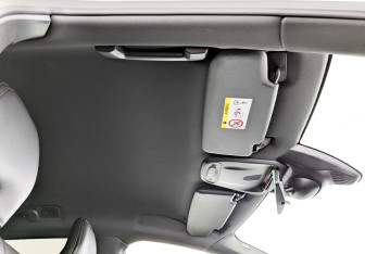 Подержанный автомобиль Volvo V40 Hatchback 2016 года (23 фото)