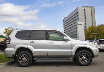 Подержанный автомобиль Toyota Land Cruiser Prado 2008 года (4 фото)
