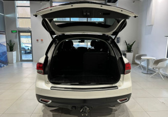 Подержанный автомобиль Acura MDX 2014 года (6 фото)
