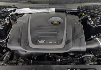 Подержанный автомобиль Land Rover Defender Suv 2021 года (9 фото)