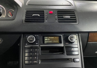 Подержанный автомобиль Volvo XC90 2008 года (13 фото)