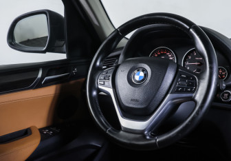 Подержанный автомобиль BMW X3 2015 года (12 фото)