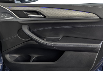 Подержанный автомобиль BMW X4 2019 года (25 фото)