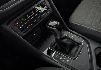 Подержанный автомобиль Volkswagen Tiguan 2021 года (28 фото)