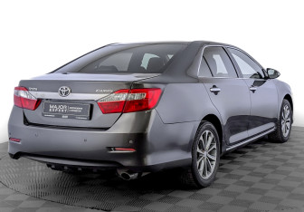 Подержанный автомобиль Toyota Camry Sedan 2014 года (5 фото)