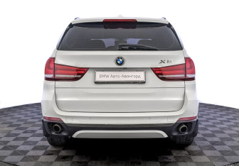 Подержанный автомобиль BMW X5 2015 года (6 фото)