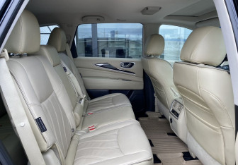 Подержанный автомобиль Infiniti QX60 2017 года (28 фото)