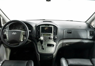 Подержанный автомобиль Hyundai Grand Starex 2012 года (6 фото)