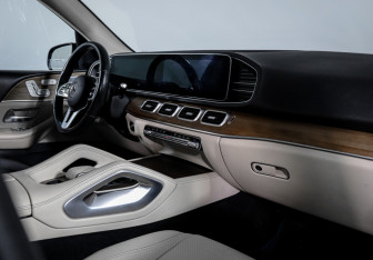 Подержанный автомобиль Mercedes-Benz GLE 2020 года (9 фото)