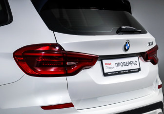 Подержанный автомобиль BMW X3 2017 года (17 фото)