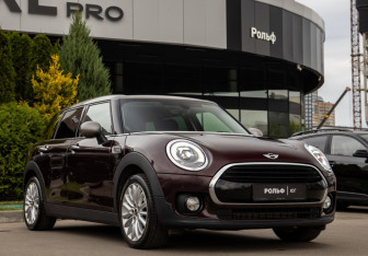 Подержанный автомобиль MINI Clubman Wagon 2017 года (2 фото)