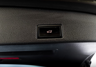 Подержанный автомобиль Volkswagen Touareg 2013 года (28 фото)