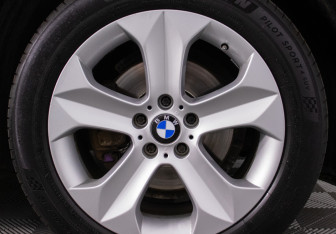 Подержанный автомобиль BMW X6 2013 года (22 фото)